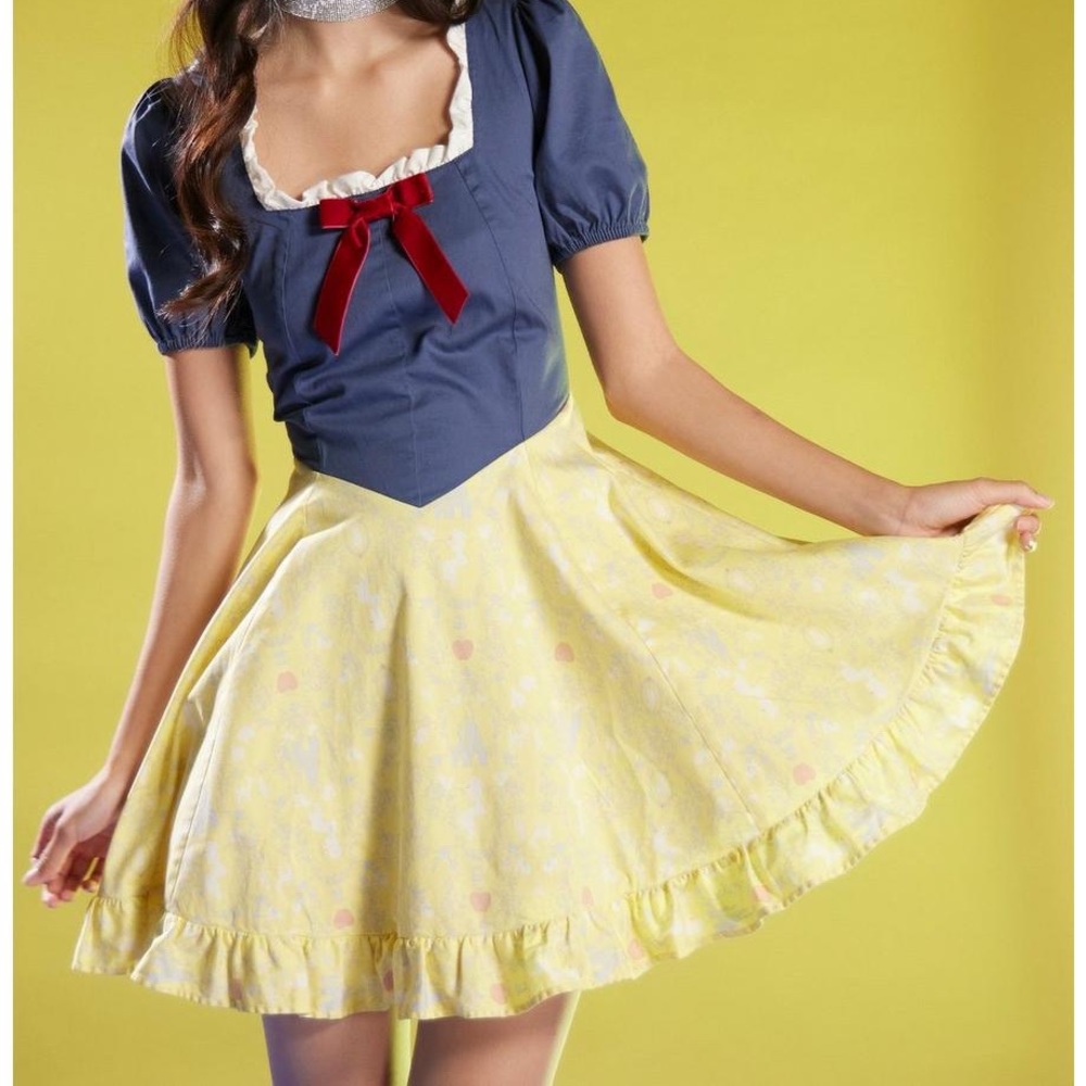 disney snow white inspired dress